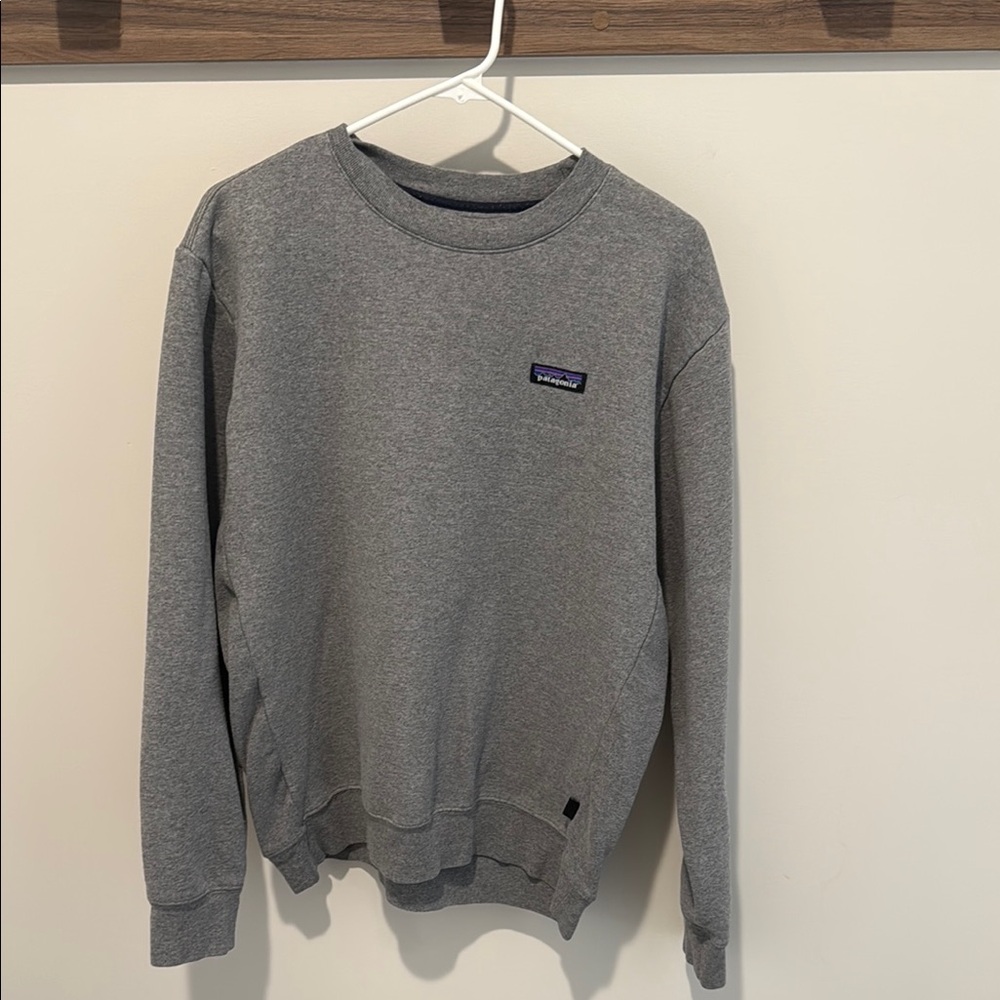 Patagonia Men's Crewneck Sweater in Gray